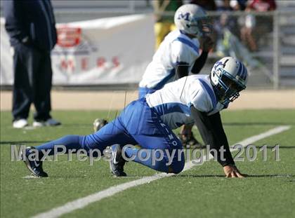 Thumbnail 3 in Community Harvest vs. Animo Robinson (LACS 8 Man Final) photogallery.