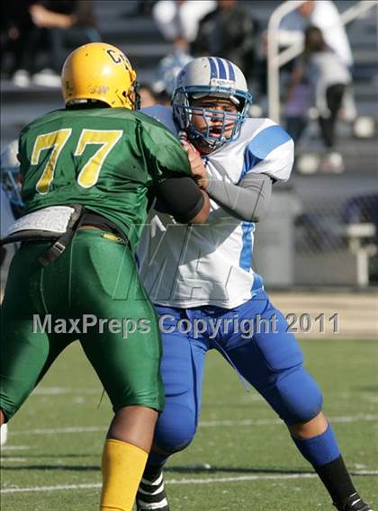 Thumbnail 2 in Community Harvest vs. Animo Robinson (LACS 8 Man Final) photogallery.