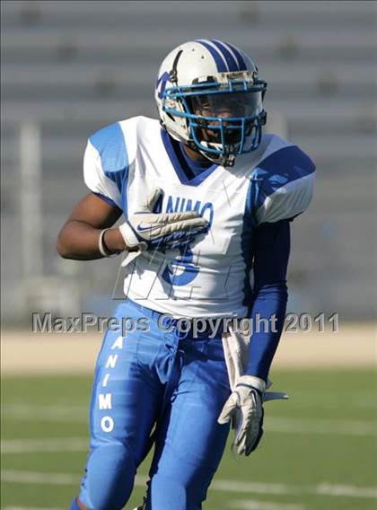 Thumbnail 3 in Community Harvest vs. Animo Robinson (LACS 8 Man Final) photogallery.