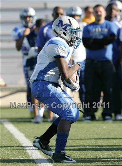 Thumbnail 1 in Community Harvest vs. Animo Robinson (LACS 8 Man Final) photogallery.