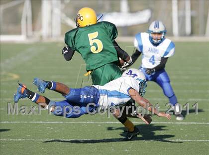 Thumbnail 1 in Community Harvest vs. Animo Robinson (LACS 8 Man Final) photogallery.