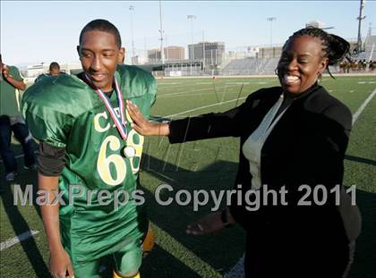 Thumbnail 2 in Community Harvest vs. Animo Robinson (LACS 8 Man Final) photogallery.