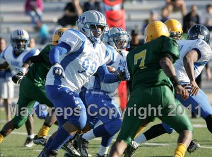 Thumbnail 2 in Community Harvest vs. Animo Robinson (LACS 8 Man Final) photogallery.