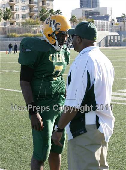 Thumbnail 2 in Community Harvest vs. Animo Robinson (LACS 8 Man Final) photogallery.