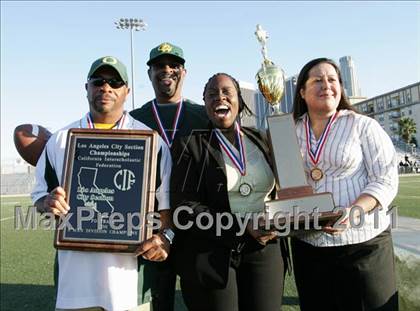Thumbnail 3 in Community Harvest vs. Animo Robinson (LACS 8 Man Final) photogallery.