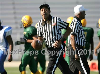 Thumbnail 2 in Community Harvest vs. Animo Robinson (LACS 8 Man Final) photogallery.