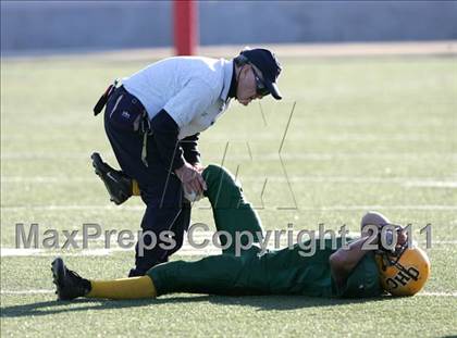 Thumbnail 2 in Community Harvest vs. Animo Robinson (LACS 8 Man Final) photogallery.