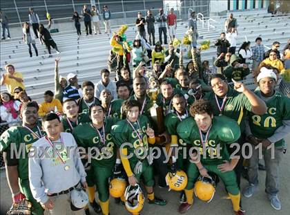 Thumbnail 2 in Community Harvest vs. Animo Robinson (LACS 8 Man Final) photogallery.