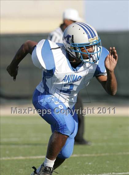 Thumbnail 2 in Community Harvest vs. Animo Robinson (LACS 8 Man Final) photogallery.
