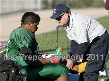 Thumbnail 3 in Community Harvest vs. Animo Robinson (LACS 8 Man Final) photogallery.