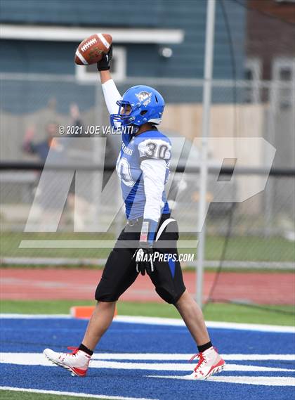Thumbnail 2 in McKinley vs. Kenmore West photogallery.