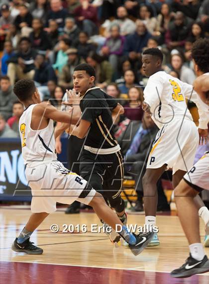 Thumbnail 1 in Putnam Vo-Tech vs. Central (Spalding Hoophall Classic) photogallery.