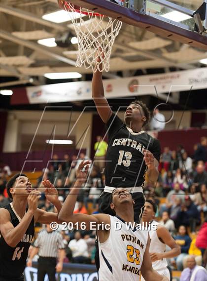 Thumbnail 1 in Putnam Vo-Tech vs. Central (Spalding Hoophall Classic) photogallery.