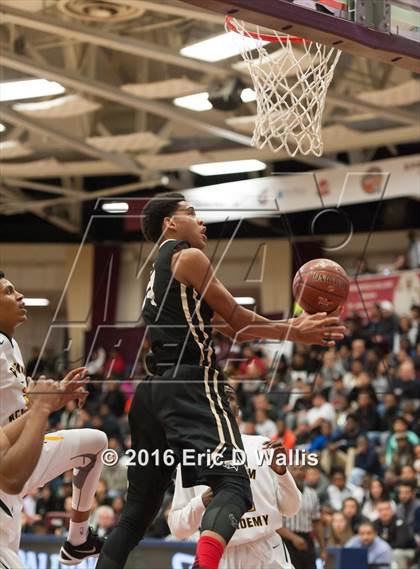 Thumbnail 3 in Putnam Vo-Tech vs. Central (Spalding Hoophall Classic) photogallery.