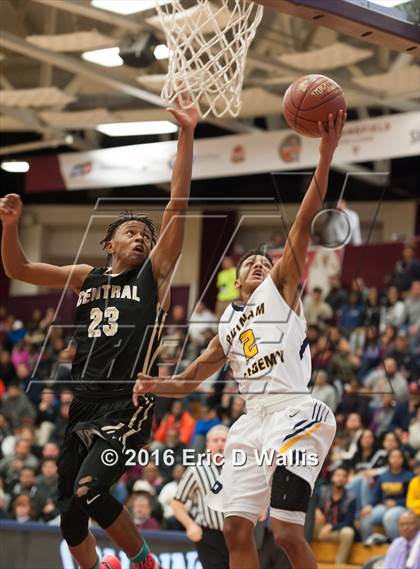 Thumbnail 3 in Putnam Vo-Tech vs. Central (Spalding Hoophall Classic) photogallery.
