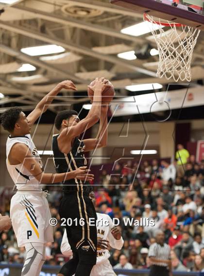Thumbnail 1 in Putnam Vo-Tech vs. Central (Spalding Hoophall Classic) photogallery.