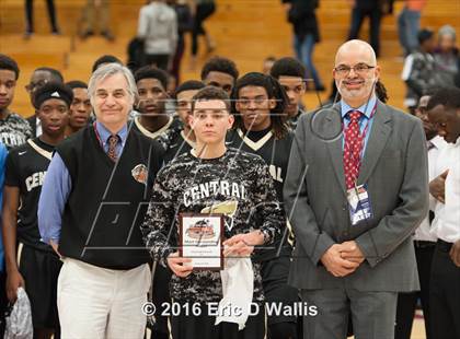 Thumbnail 3 in Putnam Vo-Tech vs. Central (Spalding Hoophall Classic) photogallery.