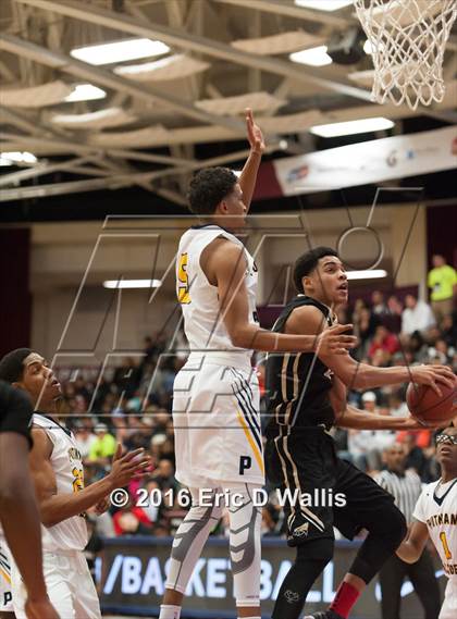 Thumbnail 2 in Putnam Vo-Tech vs. Central (Spalding Hoophall Classic) photogallery.