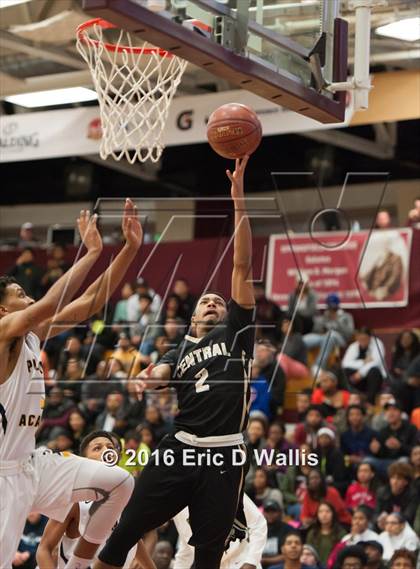 Thumbnail 1 in Putnam Vo-Tech vs. Central (Spalding Hoophall Classic) photogallery.