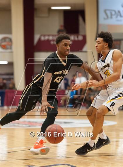 Thumbnail 2 in Putnam Vo-Tech vs. Central (Spalding Hoophall Classic) photogallery.