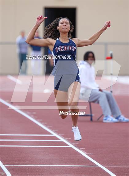 Thumbnail 2 in Devon Allen Invitational  (Long Jump) photogallery.
