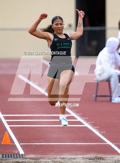 Thumbnail 1 in Devon Allen Invitational  (Long Jump) photogallery.