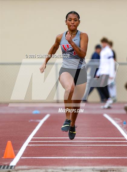 Thumbnail 2 in Devon Allen Invitational  (Long Jump) photogallery.