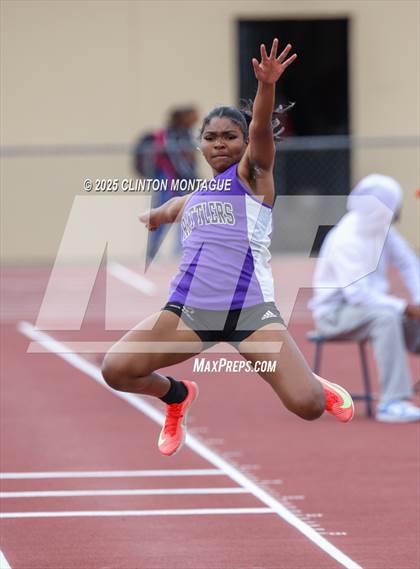 Thumbnail 1 in Devon Allen Invitational  (Long Jump) photogallery.