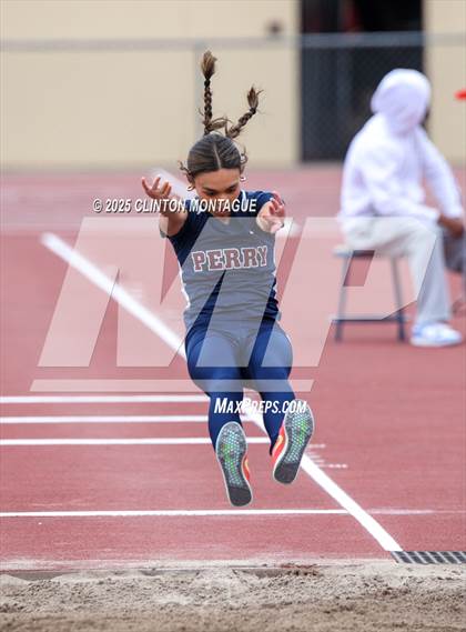 Thumbnail 2 in Devon Allen Invitational  (Long Jump) photogallery.