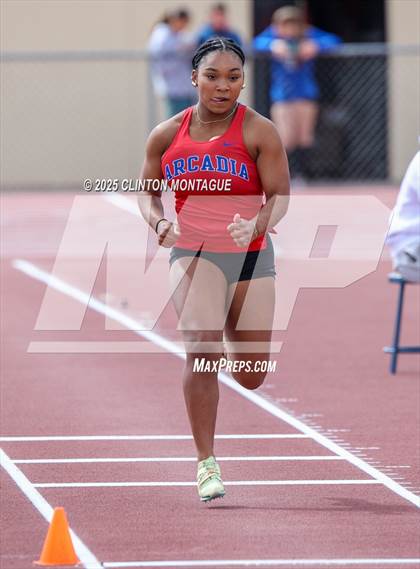 Thumbnail 2 in Devon Allen Invitational  (Long Jump) photogallery.