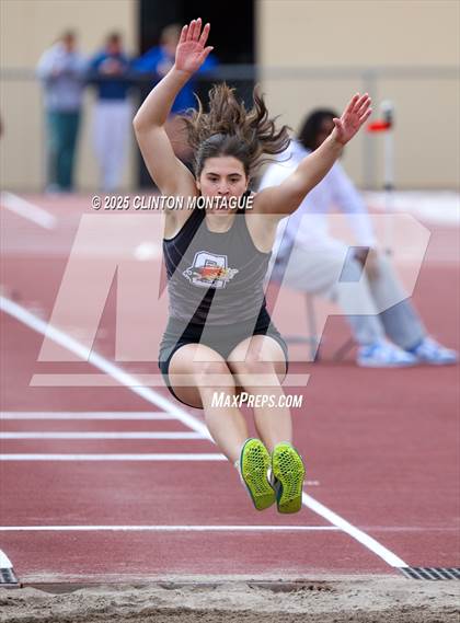 Thumbnail 2 in Devon Allen Invitational  (Long Jump) photogallery.