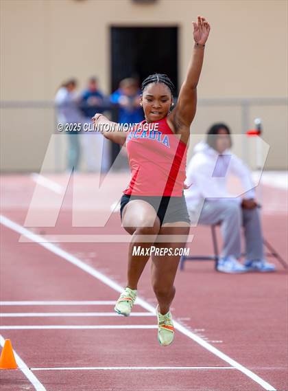 Thumbnail 2 in Devon Allen Invitational  (Long Jump) photogallery.
