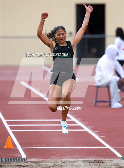 Thumbnail 2 in Devon Allen Invitational  (Long Jump) photogallery.