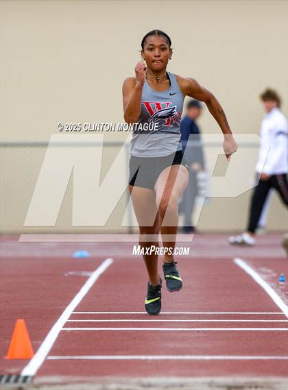 Thumbnail 1 in Devon Allen Invitational  (Long Jump) photogallery.