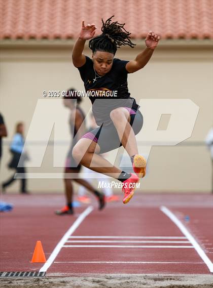 Thumbnail 2 in Devon Allen Invitational  (Long Jump) photogallery.