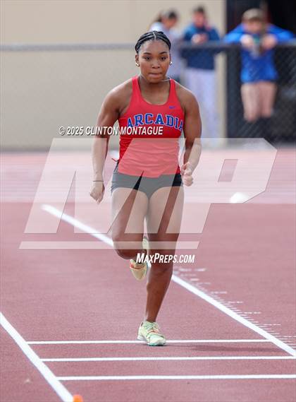 Thumbnail 1 in Devon Allen Invitational  (Long Jump) photogallery.