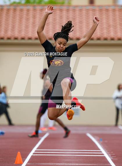 Thumbnail 1 in Devon Allen Invitational  (Long Jump) photogallery.