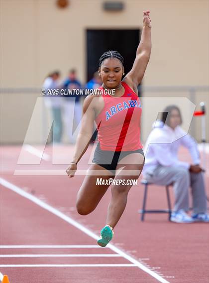 Thumbnail 3 in Devon Allen Invitational  (Long Jump) photogallery.