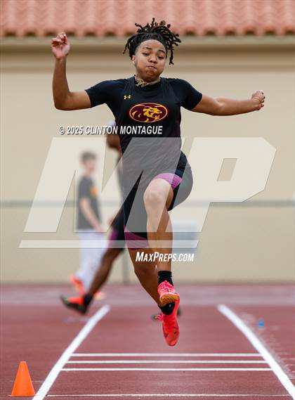 Thumbnail 2 in Devon Allen Invitational  (Long Jump) photogallery.
