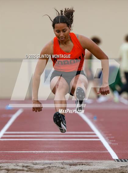 Thumbnail 3 in Devon Allen Invitational  (Long Jump) photogallery.