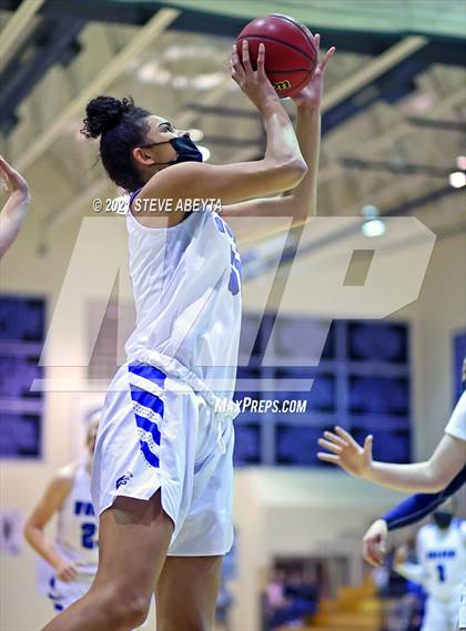 Thumbnail 3 in Columbine @ Grandview (CHSAA 5A Sweet 16) photogallery.