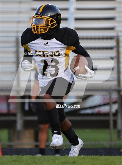 Thumbnail 3 in King vs. Mona Shores photogallery.