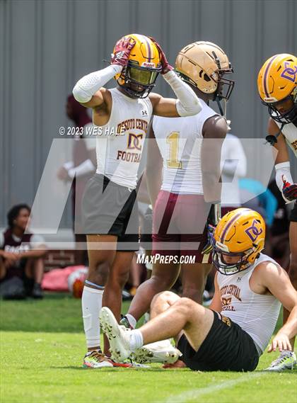 Thumbnail 2 in Melrose vs Desoto Central (U of Memphis 7v7) photogallery.