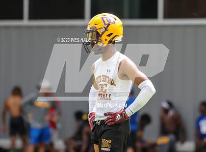 Thumbnail 2 in Melrose vs Desoto Central (U of Memphis 7v7) photogallery.