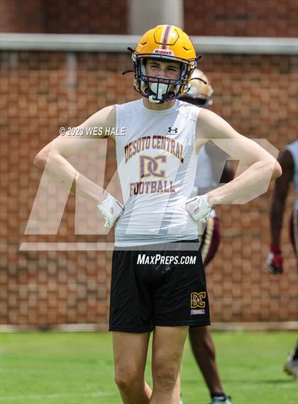 Thumbnail 1 in Melrose vs Desoto Central (U of Memphis 7v7) photogallery.
