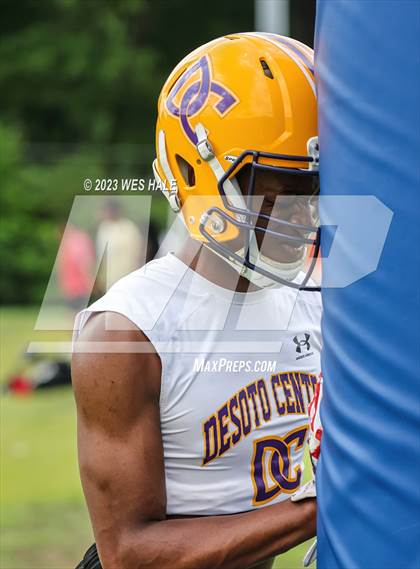 Thumbnail 3 in Melrose vs Desoto Central (U of Memphis 7v7) photogallery.