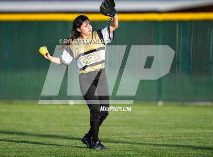 Thumbnail 2 in Irving @ Cedar Hill photogallery.