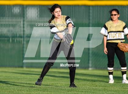 Thumbnail 2 in Irving @ Cedar Hill photogallery.