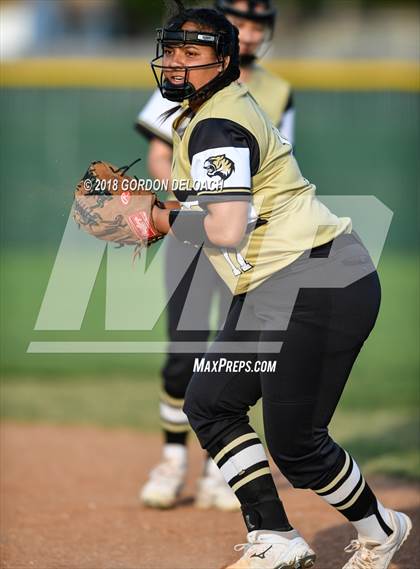 Thumbnail 3 in Irving @ Cedar Hill photogallery.