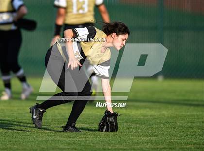 Thumbnail 3 in Irving @ Cedar Hill photogallery.